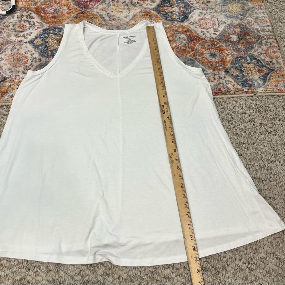 Lane Bryant White V-Neck Sleeveless Tank Size 18/20 Swing tank like 🆕 - Picture 4 of 6